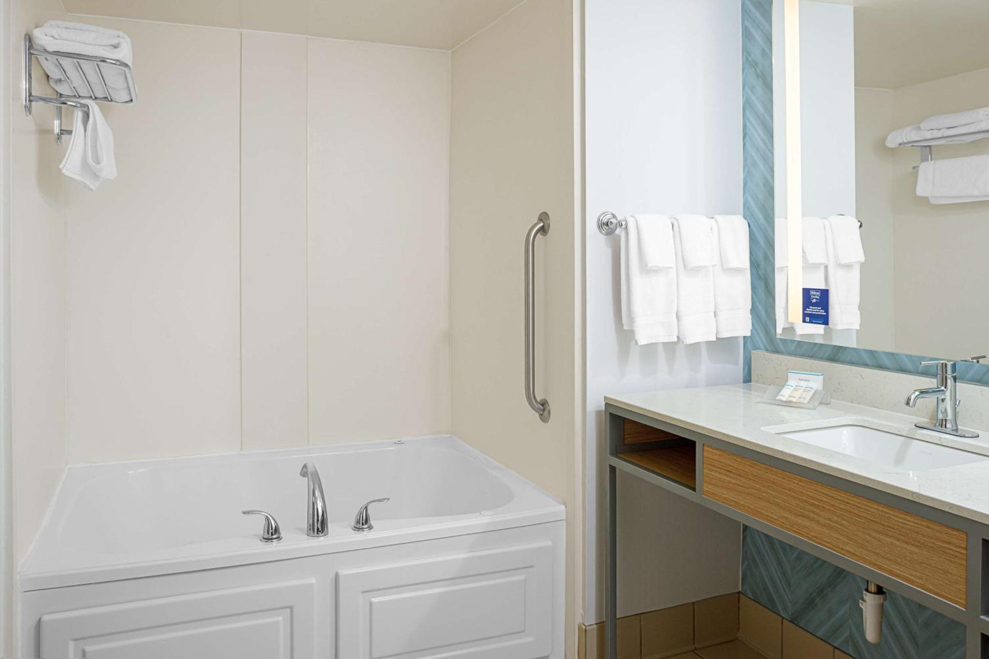 Hilton Garden Inn Fredericksburg Extérieur photo